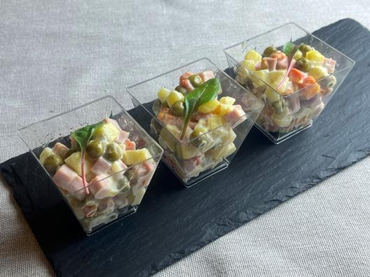 Салат Оливье с колбасой 8 шт