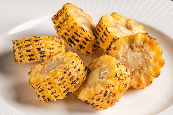 Кукуруза в початках