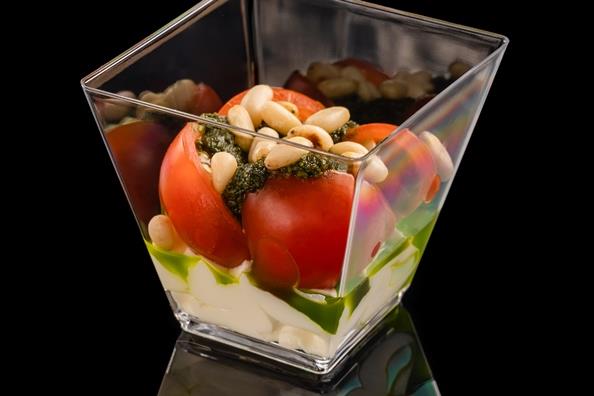 Салат Капрезе со сливочным сыром 8 шт