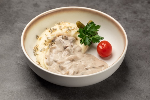 Бефстроганов с картофельным пюре