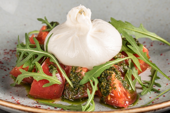 Салат с Бураттой